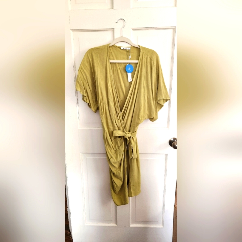 Cupshe green wrap dress size medium